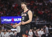 米兰体育官网-火箭队主帅因健康原因缺席下场比赛