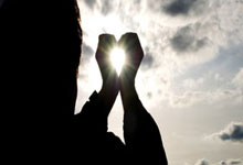 米兰捕鱼-中超史诗之夜！亚平宁铁骑碾碎凯尔特人神话，八万人球场泪雨滂沱