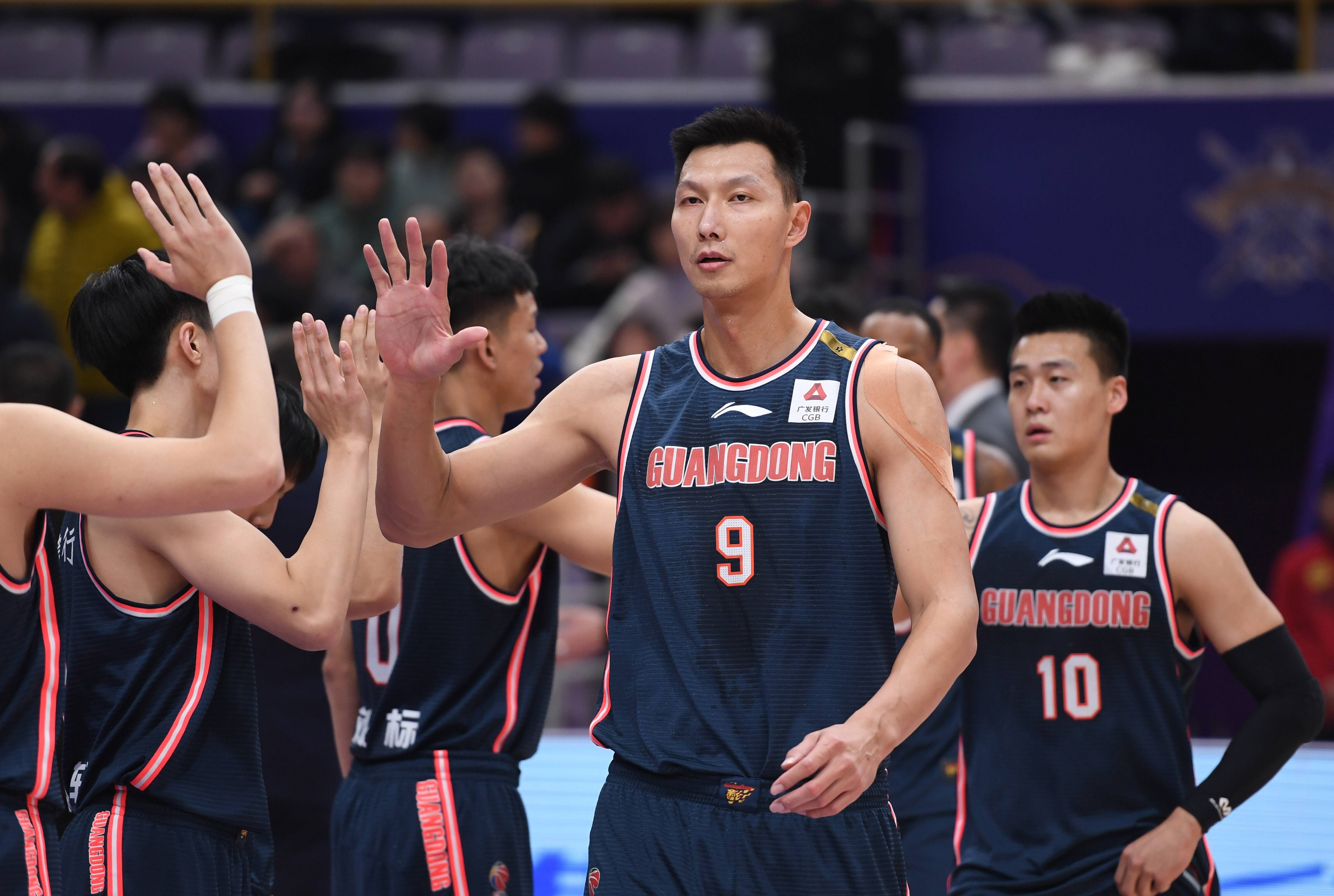 CBA常规赛:上海队胜天津队闯入八强 CBA常规赛:上海队胜天津队闯入八强