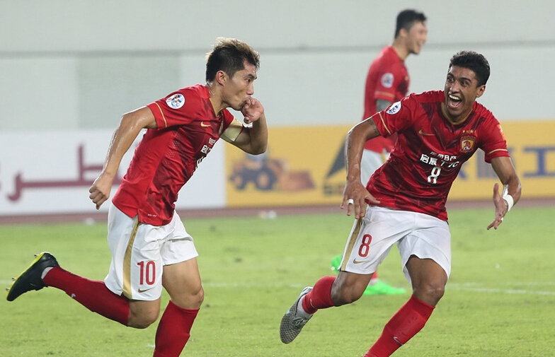 全心全意拼搏，豪强争夺最后胜利