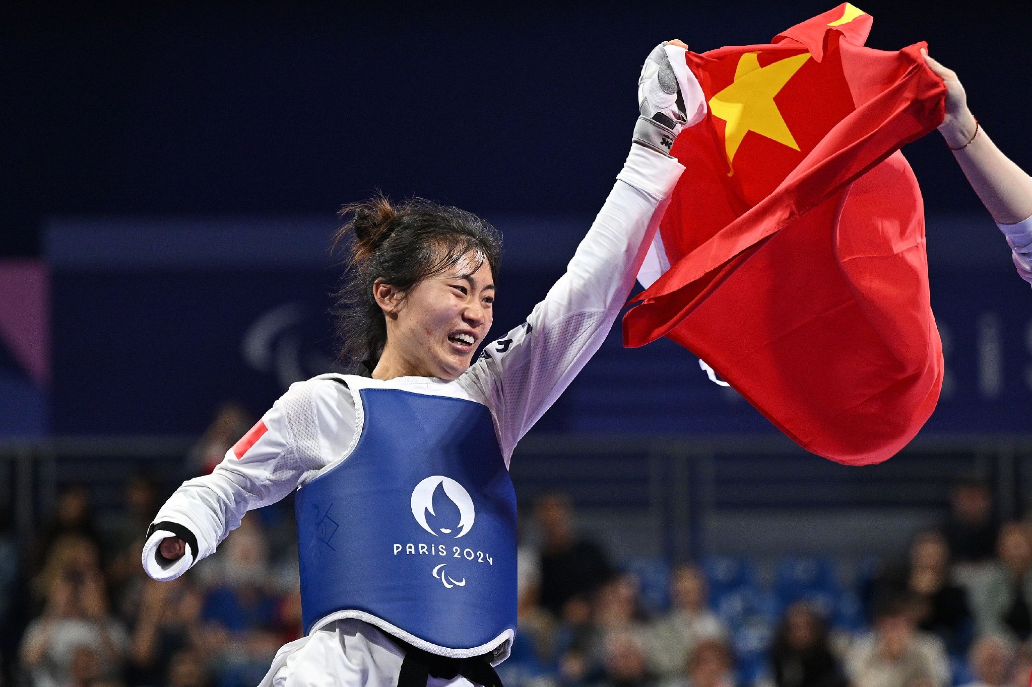 跆拳道选手实力称霸赢得冠军