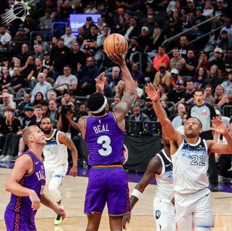 太阳惨败，布克独木难支面对强敌不敌勇士