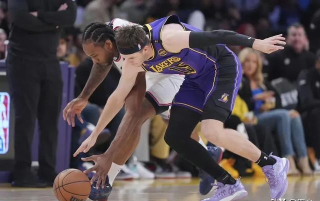 快船击败湖人，展示实力