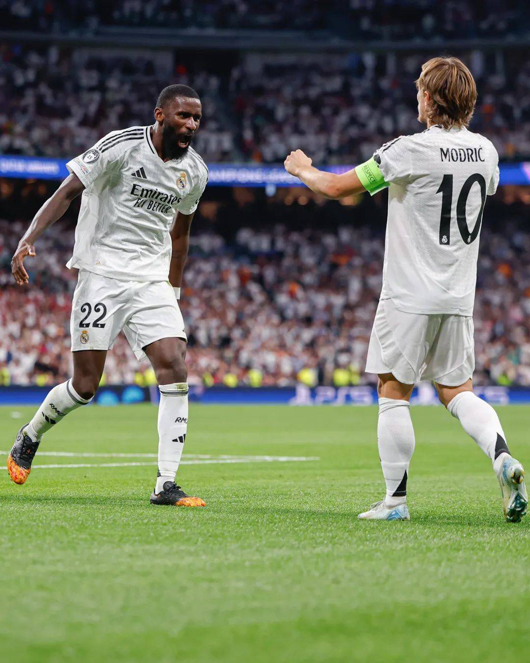 皇马完胜AC米兰,取得欧冠小组赛开门红 皇马完胜AC米兰,取得欧冠小组赛开门红