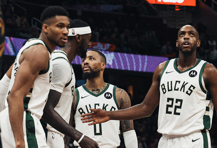 雄鹿击败老鹰，米德尔顿轰下28分