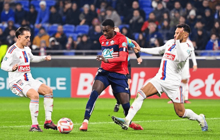 包含格拉纳达主场迎战埃尔切，冲超希望再起的词条