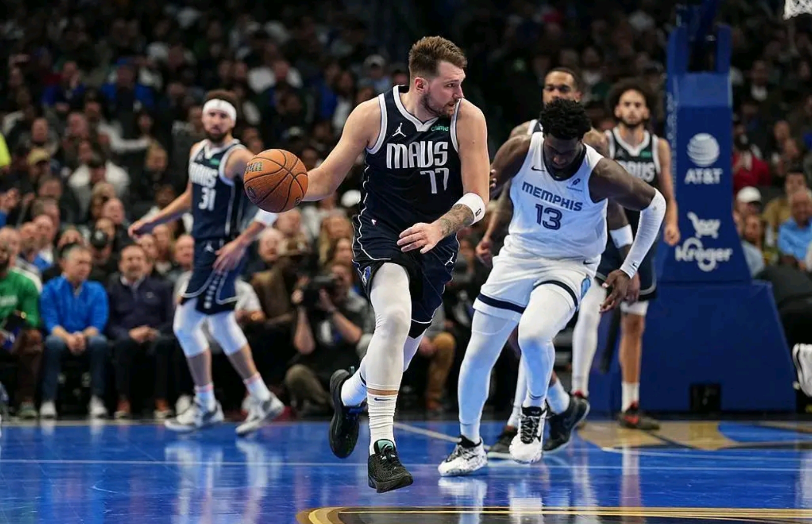 关于灰熊轻取青岛队，戈贝尔带队取胜的信息