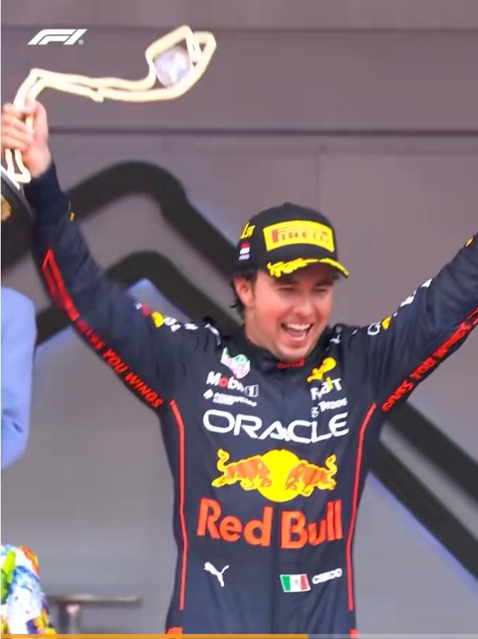 红牛车队完胜迈凯伦，佩雷兹带队取胜